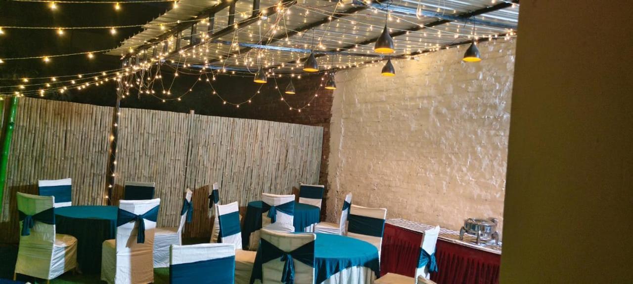 Hotel Vibe Blu- Varanasi Dış mekan fotoğraf